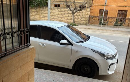 KIA Rio IV, 2018 год, 1 050 000 рублей, 2 фотография