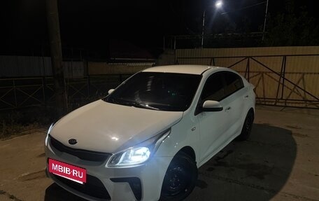 KIA Rio IV, 2018 год, 1 050 000 рублей, 3 фотография