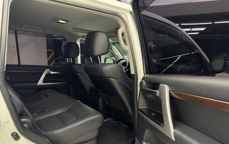 Toyota Land Cruiser 200, 2015 год, 7 300 000 рублей, 10 фотография