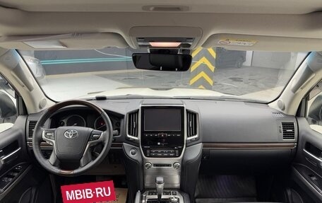 Toyota Land Cruiser 200, 2015 год, 7 300 000 рублей, 9 фотография
