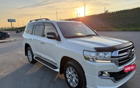 Toyota Land Cruiser 200, 2015 год, 7 300 000 рублей, 2 фотография