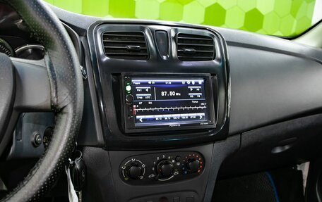 Renault Logan II, 2017 год, 550 000 рублей, 16 фотография