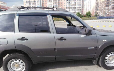 Chevrolet Niva I рестайлинг, 2012 год, 630 000 рублей, 3 фотография