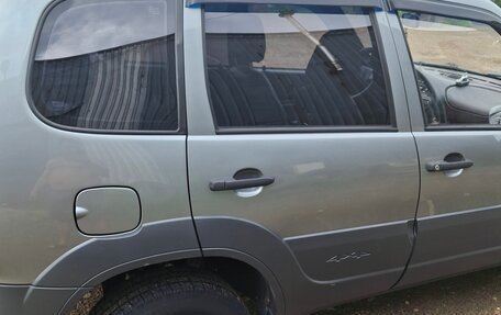Chevrolet Niva I рестайлинг, 2012 год, 630 000 рублей, 21 фотография