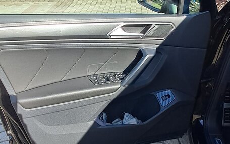 Volkswagen Tiguan II, 2020 год, 2 890 000 рублей, 6 фотография