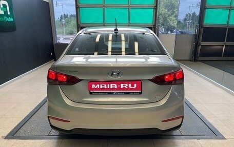 Hyundai Solaris II рестайлинг, 2017 год, 1 100 000 рублей, 5 фотография