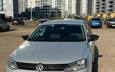 Volkswagen Jetta VI, 2013 год, 720 000 рублей, 2 фотография