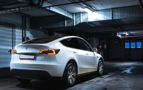 Tesla Model Y I, 2021 год, 4 500 000 рублей, 12 фотография