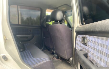 Nissan Cube II, 2000 год, 307 000 рублей, 10 фотография