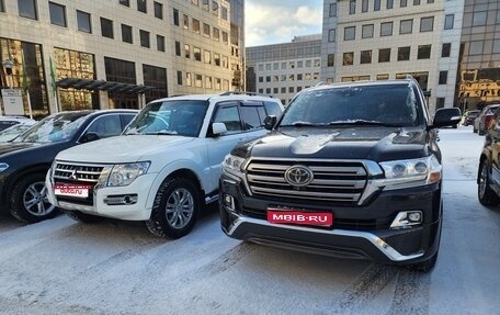 Toyota Land Cruiser 200, 2016 год, 6 550 000 рублей, 1 фотография