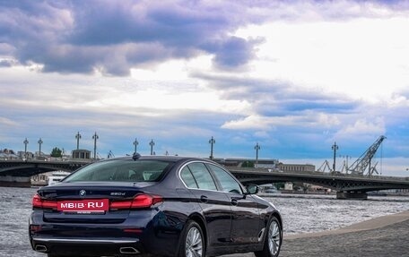 BMW 5 серия, 2021 год, 5 490 000 рублей, 2 фотография