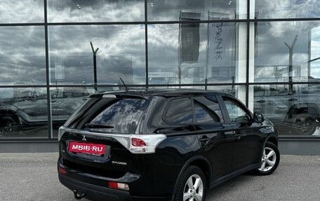 Mitsubishi Outlander III рестайлинг 3, 2014 год, 1 230 000 рублей, 5 фотография