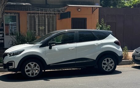 Renault Kaptur I рестайлинг, 2016 год, 1 400 000 рублей, 2 фотография