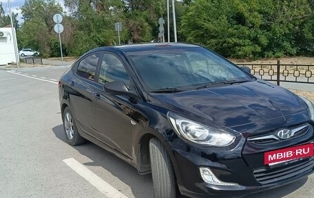 Hyundai Solaris II рестайлинг, 2011 год, 720 000 рублей, 4 фотография