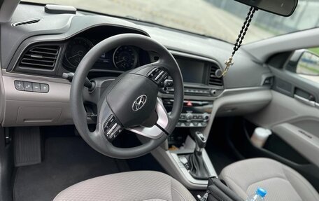 Hyundai Elantra VI рестайлинг, 2019 год, 1 750 000 рублей, 6 фотография