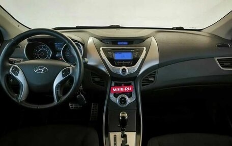 Hyundai Elantra V, 2012 год, 850 000 рублей, 5 фотография