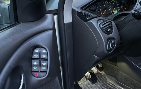Ford Focus IV, 2004 год, 130 000 рублей, 10 фотография
