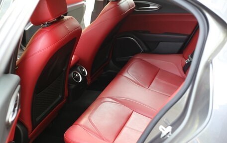 Alfa Romeo Giulia II, 2021 год, 3 350 000 рублей, 19 фотография