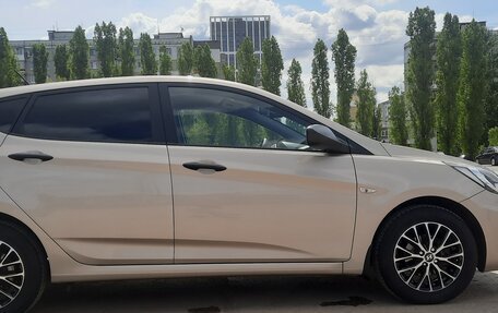 Hyundai Solaris II рестайлинг, 2014 год, 950 000 рублей, 6 фотография