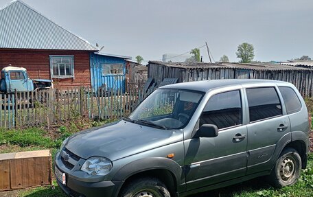 Chevrolet Niva I рестайлинг, 2011 год, 215 000 рублей, 3 фотография