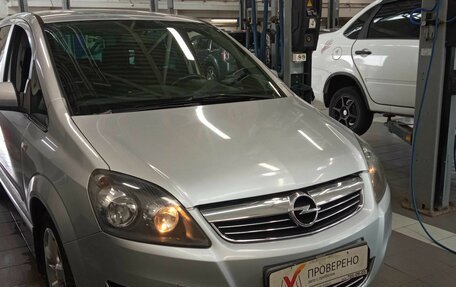 Opel Zafira B, 2011 год, 701 000 рублей, 2 фотография