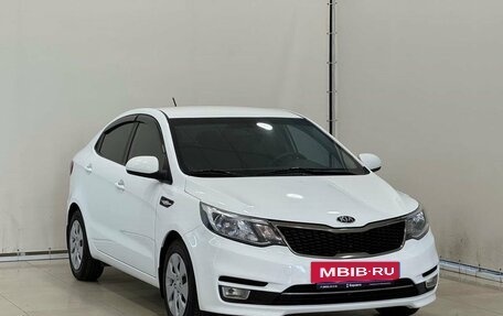 KIA Rio III рестайлинг, 2016 год, 925 000 рублей, 2 фотография