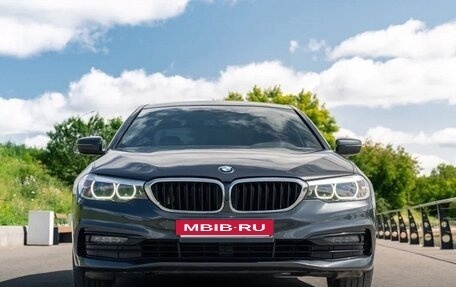 BMW 5 серия, 2019 год, 2 850 000 рублей, 2 фотография