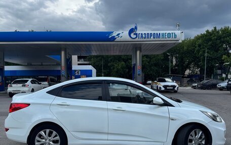 Hyundai Solaris II рестайлинг, 2012 год, 800 000 рублей, 3 фотография