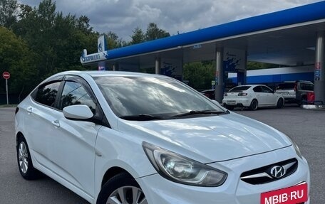 Hyundai Solaris II рестайлинг, 2012 год, 800 000 рублей, 2 фотография