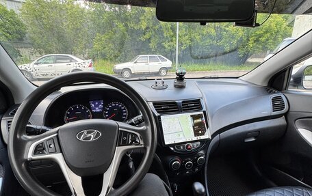 Hyundai Solaris II рестайлинг, 2012 год, 800 000 рублей, 16 фотография