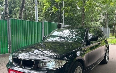 BMW 1 серия, 2010 год, 1 000 000 рублей, 3 фотография