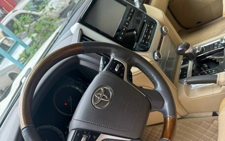 Toyota Land Cruiser 200, 2016 год, 5 550 000 рублей, 6 фотография