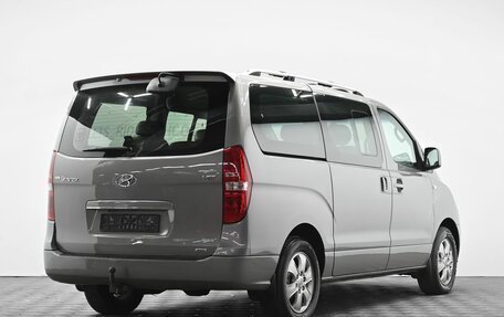 Hyundai Grand Starex Grand Starex I рестайлинг 2, 2014 год, 2 495 000 рублей, 4 фотография