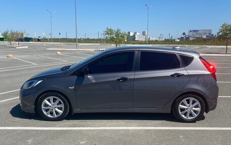 Hyundai Solaris II рестайлинг, 2012 год, 720 000 рублей, 2 фотография