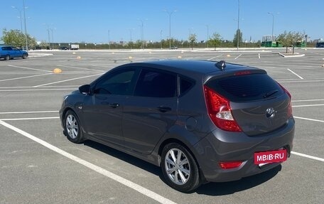 Hyundai Solaris II рестайлинг, 2012 год, 720 000 рублей, 3 фотография