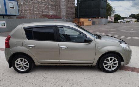 Renault Sandero I, 2012 год, 549 999 рублей, 2 фотография