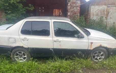 Volkswagen Vento, 1993 год, 70 000 рублей, 2 фотография