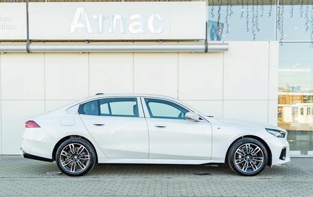 BMW 5 серия, 2024 год, 9 790 000 рублей, 8 фотография