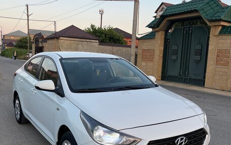 Hyundai Solaris II рестайлинг, 2018 год, 1 100 000 рублей, 3 фотография