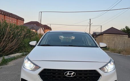 Hyundai Solaris II рестайлинг, 2018 год, 1 100 000 рублей, 2 фотография