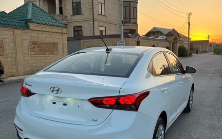 Hyundai Solaris II рестайлинг, 2018 год, 1 100 000 рублей, 4 фотография