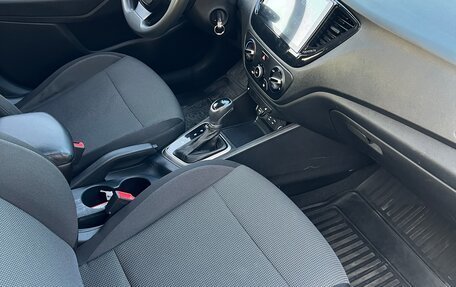 Hyundai Solaris II рестайлинг, 2018 год, 1 100 000 рублей, 15 фотография