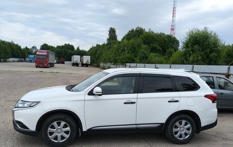 Mitsubishi Outlander III рестайлинг 3, 2019 год, 2 050 000 рублей, 3 фотография