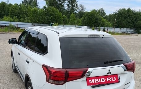 Mitsubishi Outlander III рестайлинг 3, 2019 год, 2 050 000 рублей, 4 фотография