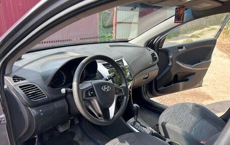 Hyundai Solaris II рестайлинг, 2015 год, 950 000 рублей, 3 фотография