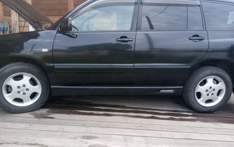 Toyota Kluger I, 2003 год, 1 000 000 рублей, 20 фотография