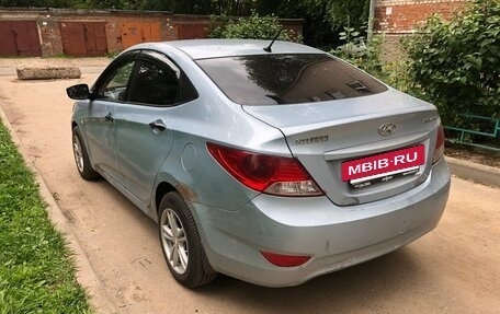Hyundai Solaris II рестайлинг, 2012 год, 365 000 рублей, 3 фотография