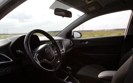 Hyundai Solaris II рестайлинг, 2018 год, 1 250 000 рублей, 8 фотография