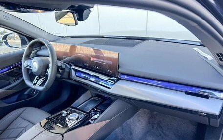 BMW 5 серия, 2024 год, 8 790 000 рублей, 14 фотография
