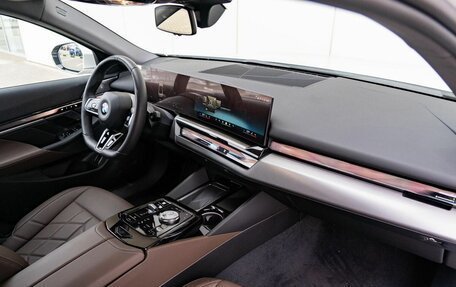BMW 5 серия, 2024 год, 8 790 000 рублей, 14 фотография
